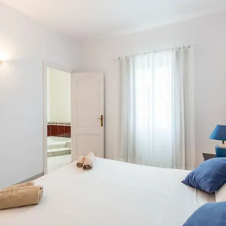 Gran Con Piscina Delante La Playa Cala Blanca Вилла *